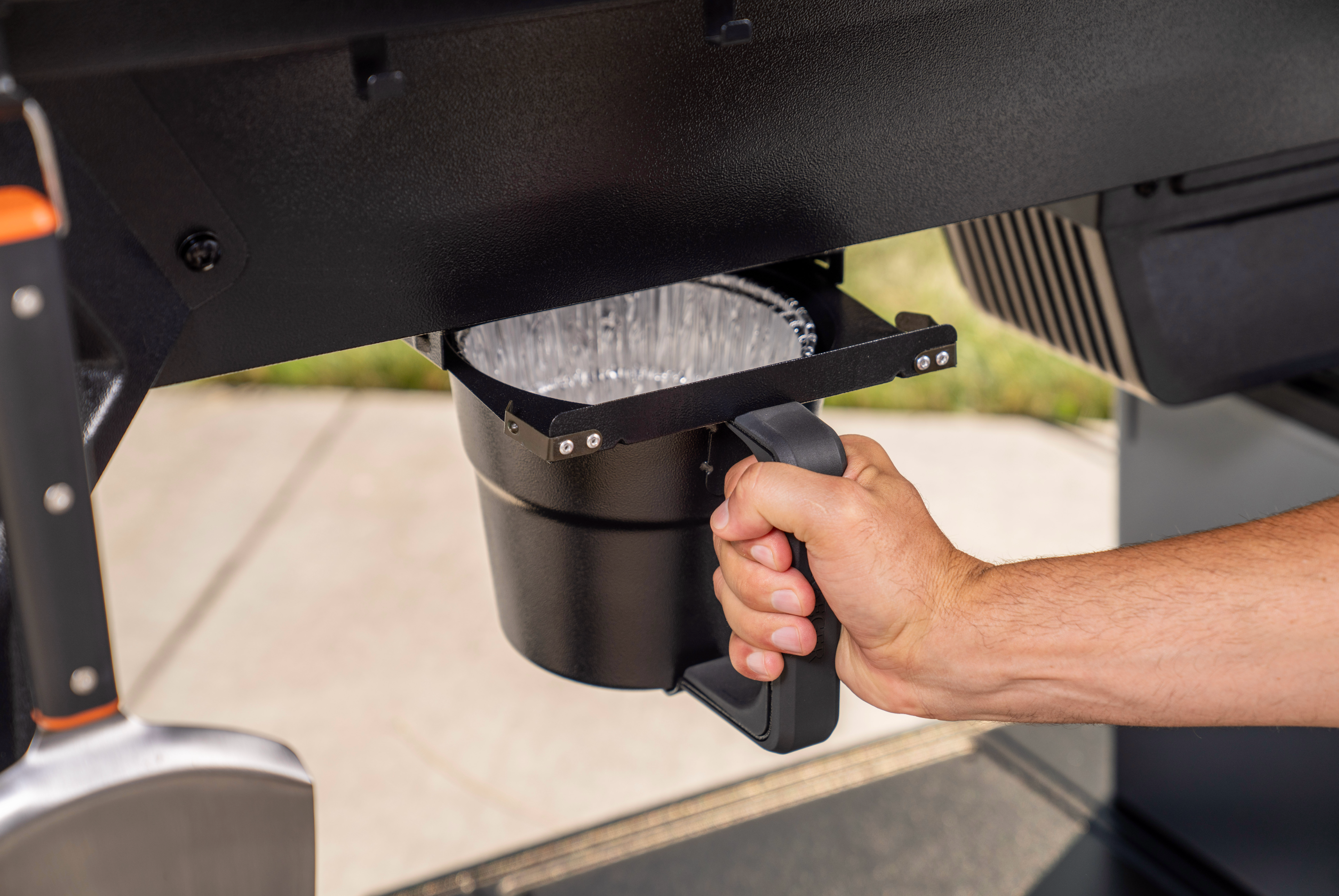 Traeger Woodridge Pro Pellet Smoker